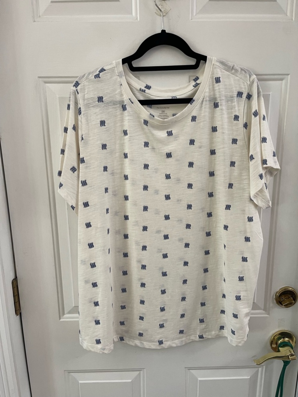 The Everyday Tee 2X Cream Tee with Blue Wave Motifs New